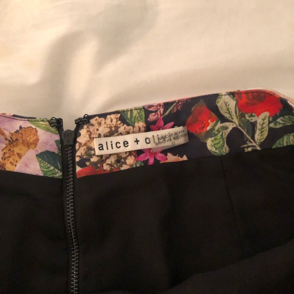 Alice and Olivia floral skirt - Picture 4 of 4